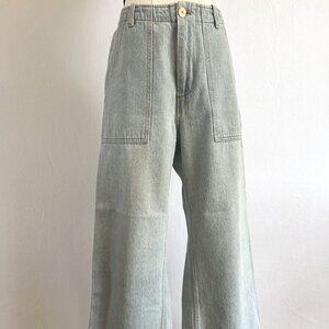 Esby Finch Wide-Leg Jeans in Light Wash  – Effortless & Cool-Girl Approved!